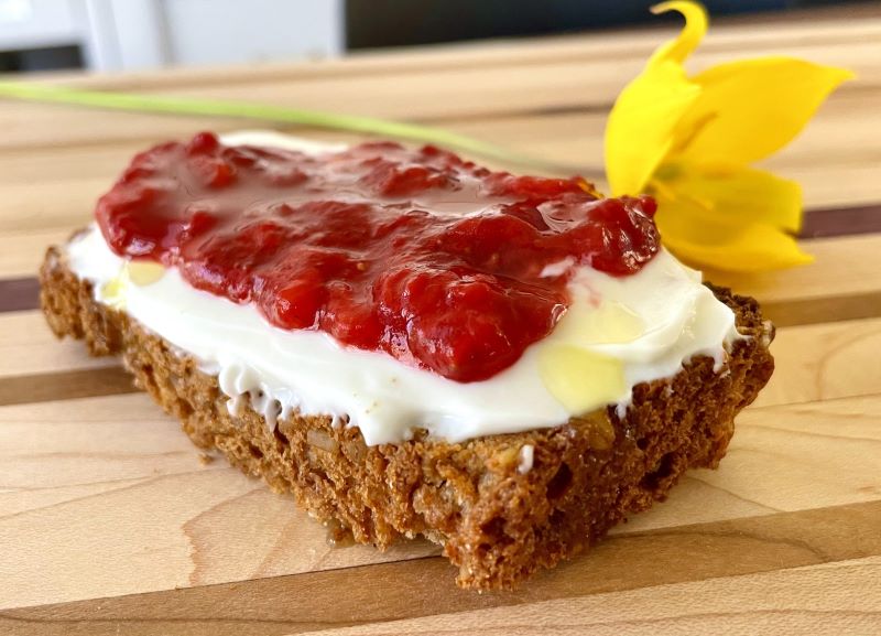 Ricotta with homemade no sugar strawberry jam