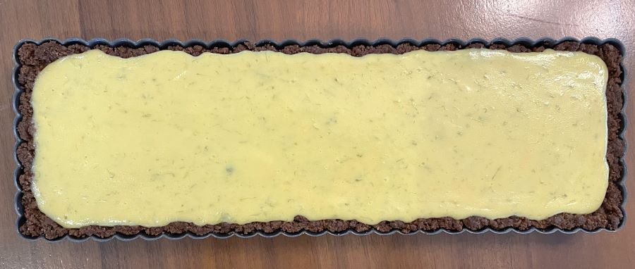 Key lime pie with gingersnap crust