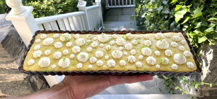 Key lime tart with gingersnap crust