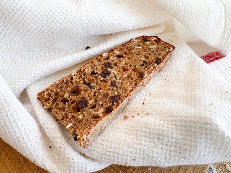 Currant and honey brown bread